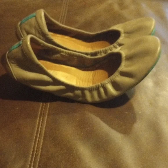 Tieks Taupe Tan Foldable Ballet Flats Size 7 - Picture 2 of 12